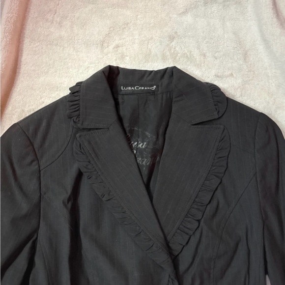 Elegant Black Women's Blazer with Ruffle Accents - Picture 2 of 6
